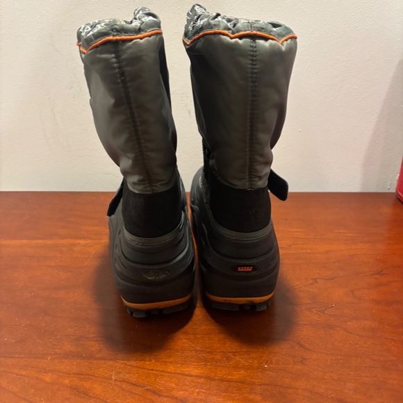 Sorel Kids Steeprock Winter Boots Gray Size 6 - Picture 3 of 9
